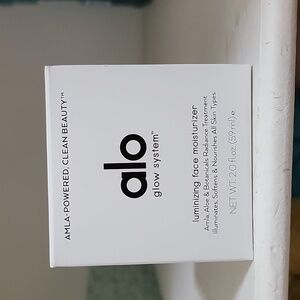 Alo glow system face moisturizer